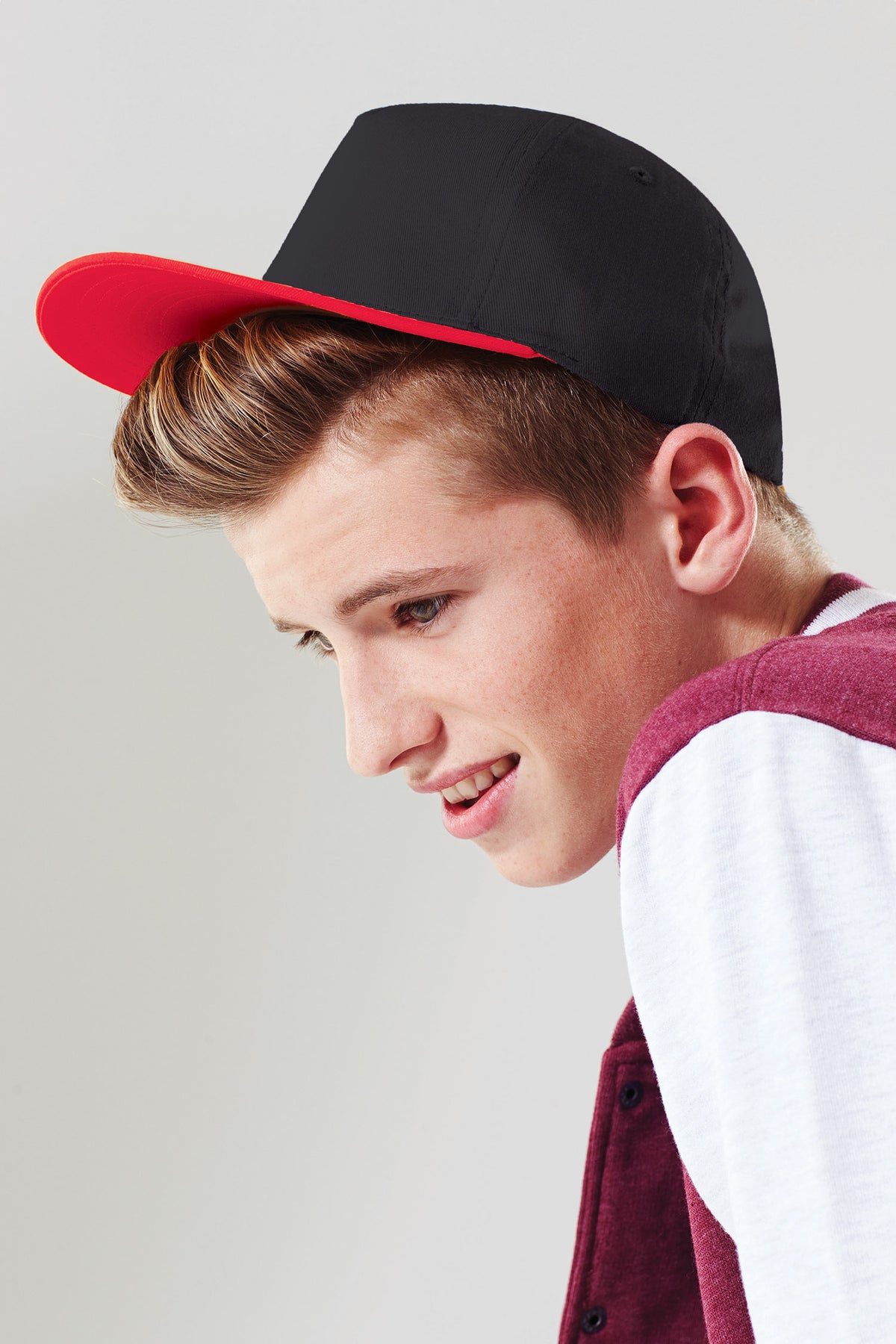 NUORTEN SNAPBACK LIPPIS - Black - Bright Red